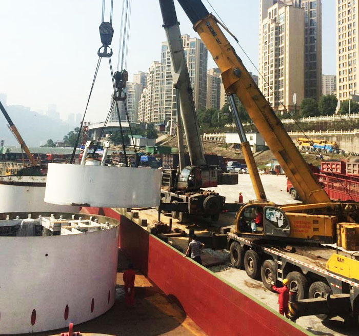 东丰吊车作业中